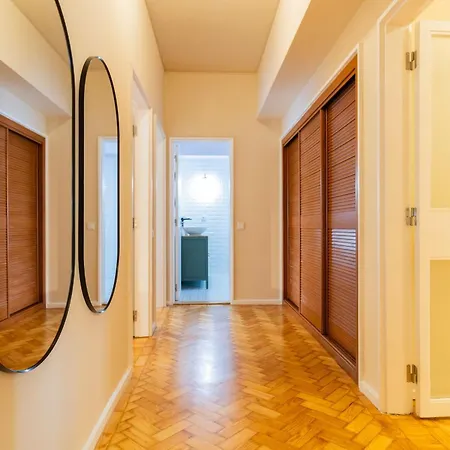 3br Joyous Wonder By Lovelystay Porto