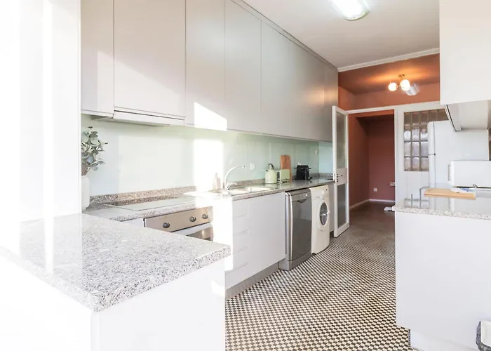 3br Joyous Wonder By Lovelystay * Oporto